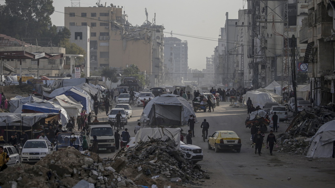 Το Ισραήλ απειλεί να επεκτείνει την επίθεσή του στη Γάζα αν δεν αφεθούν ελεύθεροι οι όμηροι