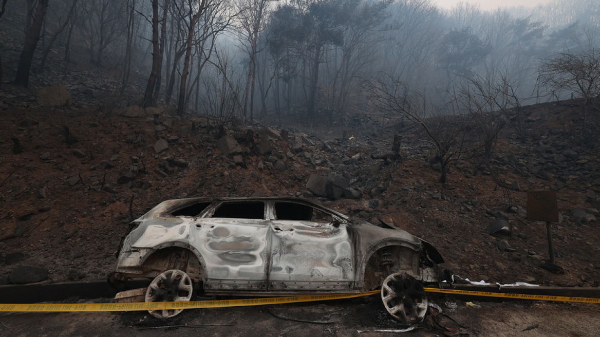 Στάχτη πάνω από 350.000 στρέμματα στη Νότια Κορέα - Στους 26 οι νεκροί, μεταξύ τους και πυροσβέστες