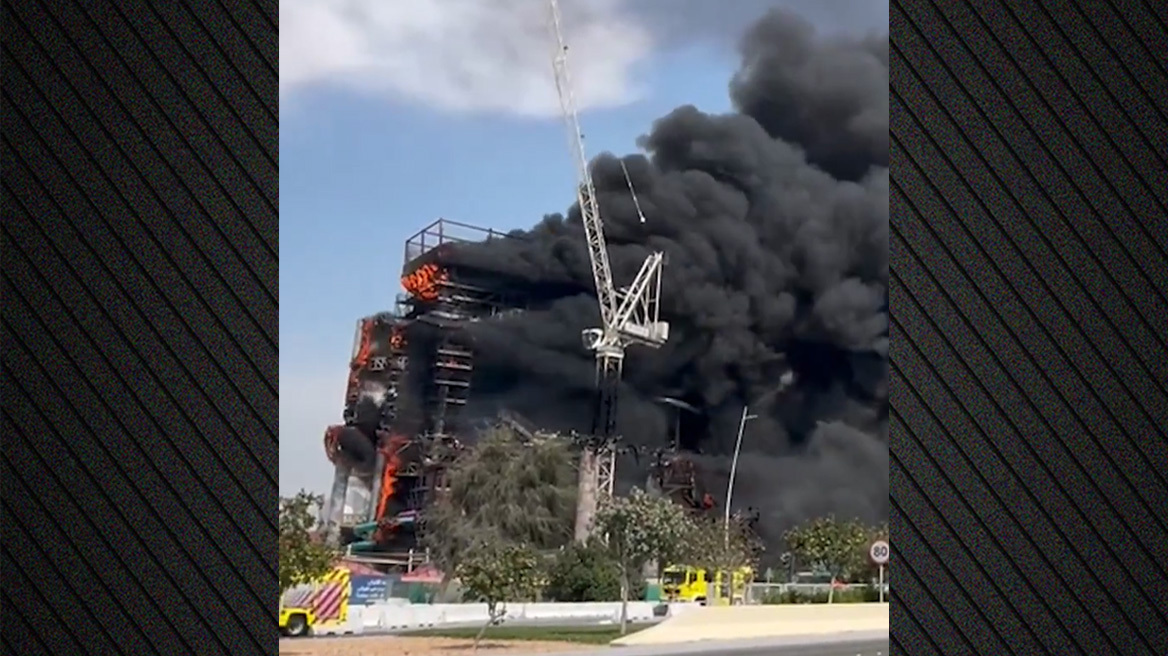 Φωτιά στην ψηλότερη νεροτσουλήθρα στο Άμπου Ντάμπι, δείτε βίντεο 