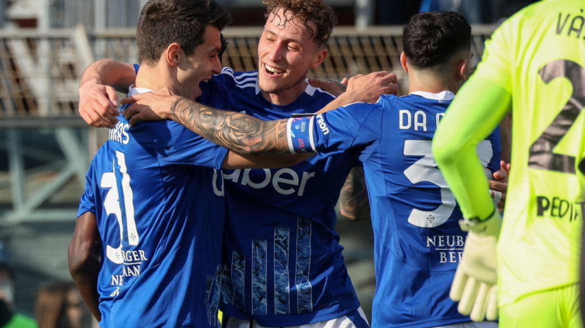 «Καυτός» Δουβίκας με γκολ και ασίστ στο 3-0 της Κόμο επί της Σασουόλο για το Κύπελλο Ιταλίας - Δείτε τα γκολ
