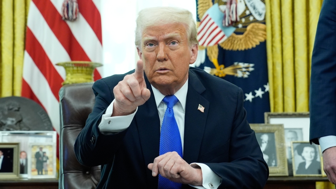 Washington Post: Ο Ντόναλντ Τραμπ πιέζει τους συμβούλους του να κλιμακώσουν την αύξηση των δασμών