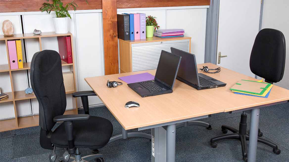 Ο υπάλληλος-φάντασμα, ένα βραβείο εργασίας και μια απουσία έξι χρόνων