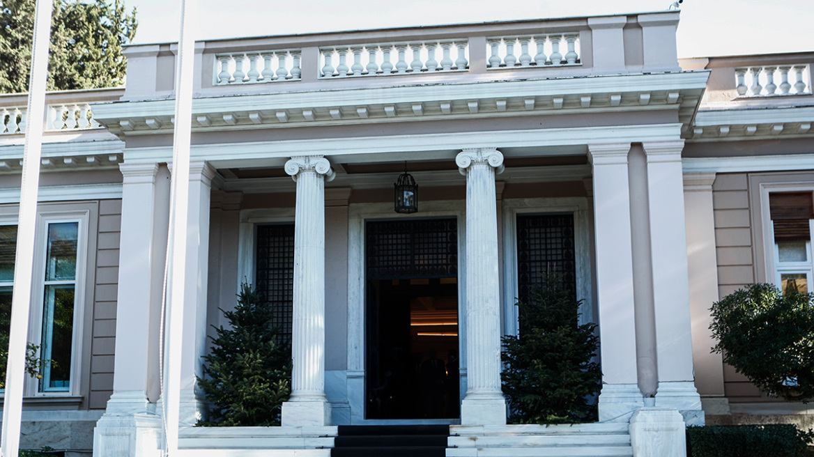 Κυβερνητικές πηγές για εξαγγελίες Ανδρουλάκη στη ΔΕΘ: Επανέφερε αποτυχημένες συνταγές με πράσινα «λεφτόδεντρα», αμφιβάλλουμε ότι θέλει όντως εκλογές