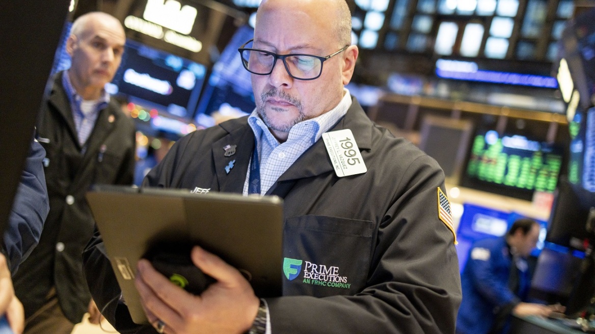 Στο βαθύ κόκκινο το α’ τρίμηνο της Wall Street - Μεγάλη η πτώση και σε επίπεδο μήνα