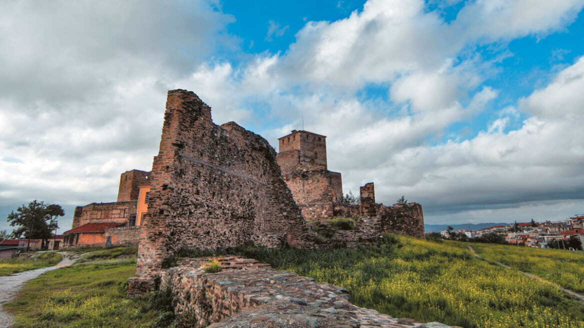 Αναστενάζει ξανά ο  Γεντί Κουλές - Ζητούν «ταυτότητα» οι 33 σκελετοί  που βρέθηκαν θαμμένοι στην περιοχή