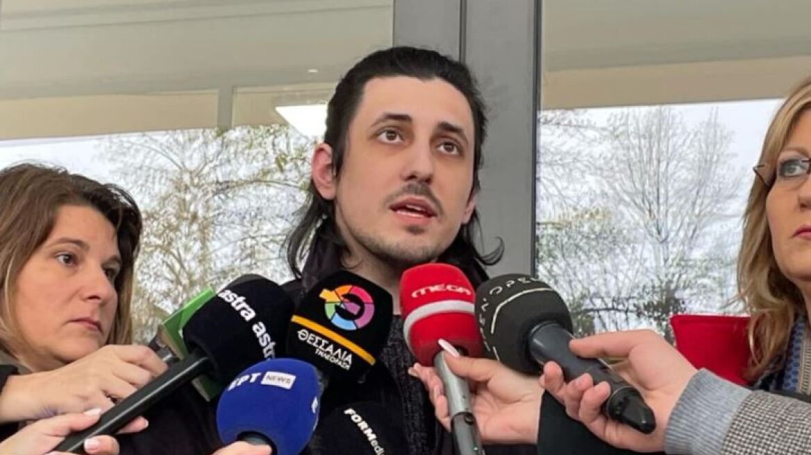 Τέμπη: «Άκουγα φωνές, κραυγές για βοήθεια» - Κατέθεσε επιβάτης από το τρίτο βαγόνι της επιβατικής αμαξοστοιχίας