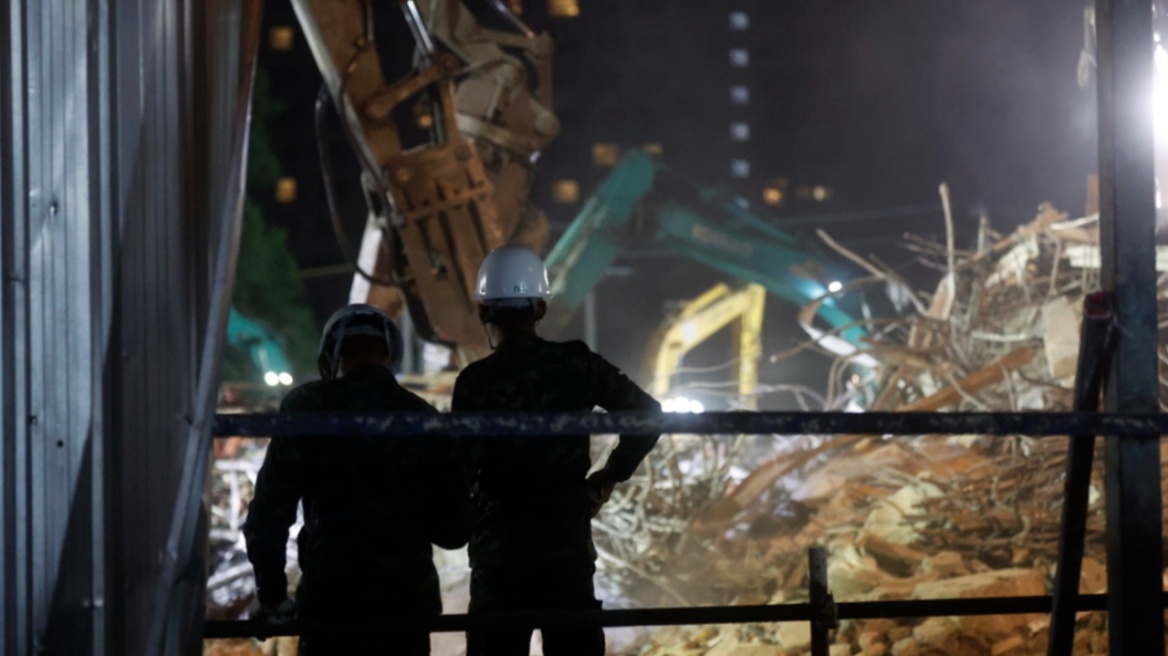 Ο στρατός της Μιανμάρ συνεχίζει τους βομβαρδισμούς παρά την κρίση μετά τον σεισμό