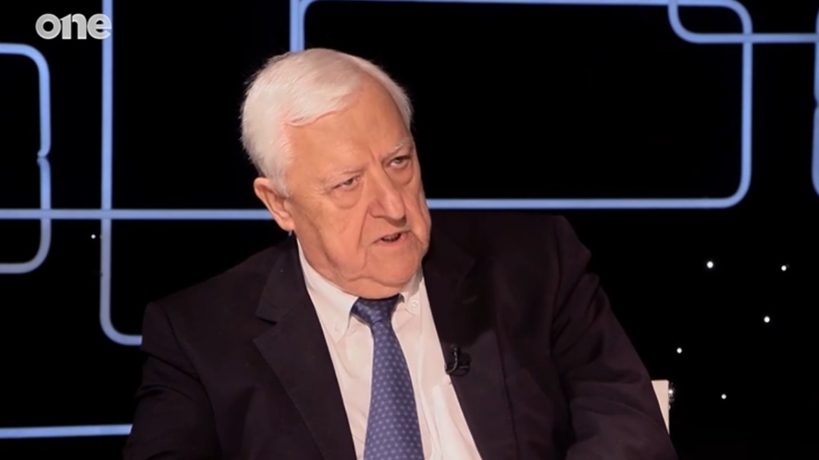 Αλέκος Παπαδόπουλος: Ο τελευταίος διάλογος με τον Παύλο Μπακογιάννη, η ερώτηση του Ανδρέα Παπανδρέου για την υποτίμηση και το παράπονο της κόρης του