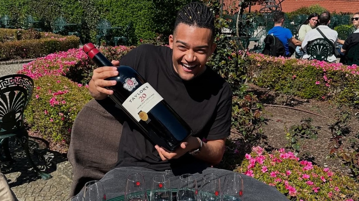 Εμμανουήλ Καραλής: Ξεκουράζεται με κρασιά στην Πορτογαλία μετά το ασημένιο στο Παγκόσμιο Στίβου - Δείτε φωτογραφίες