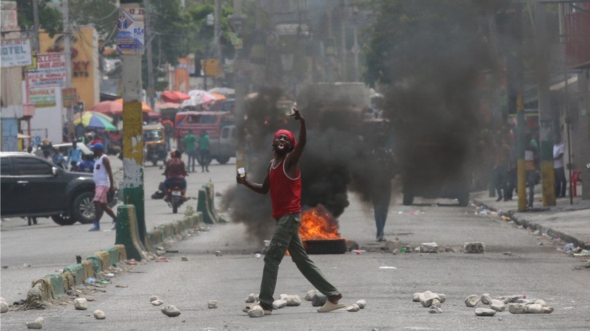 Δραπέτευσαν πάνω από 500 κρατούμενοι μετά από έφοδο συμμοριών σε φυλακή στην Αϊτή 