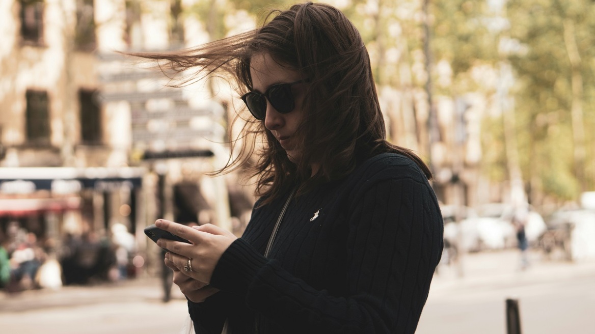 «Από τότε που μπήκα σε ένα ομαδικό τσατ με παλιές φίλες, έχω καταλήξει να αντιπαθώ κάποιες από αυτές»