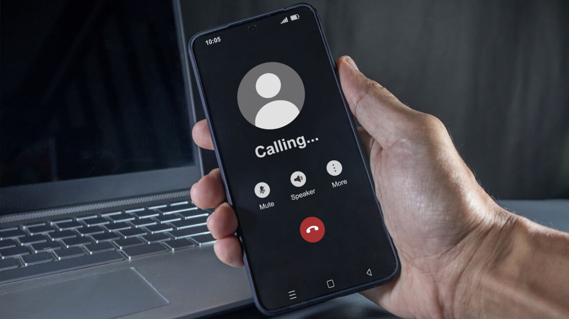 Η πρώτη κλήση από κινητό τηλέφωνο: Η ιστορική στιγμή που άλλαξε την επικοινωνία (vid)