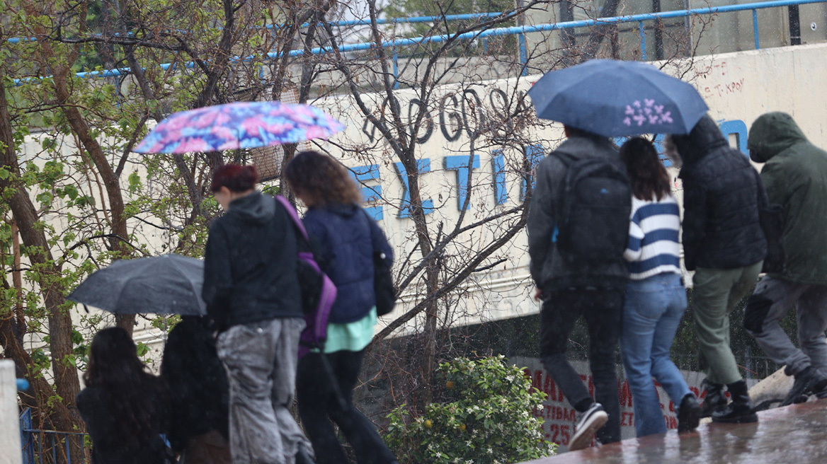 Η κακοκαιρία «Barbara» από την Ιταλία επηρεάζει και την Ελλάδα - Πού αναμένονται βροχές και καταιγίδες από σήμερα το βράδυ 