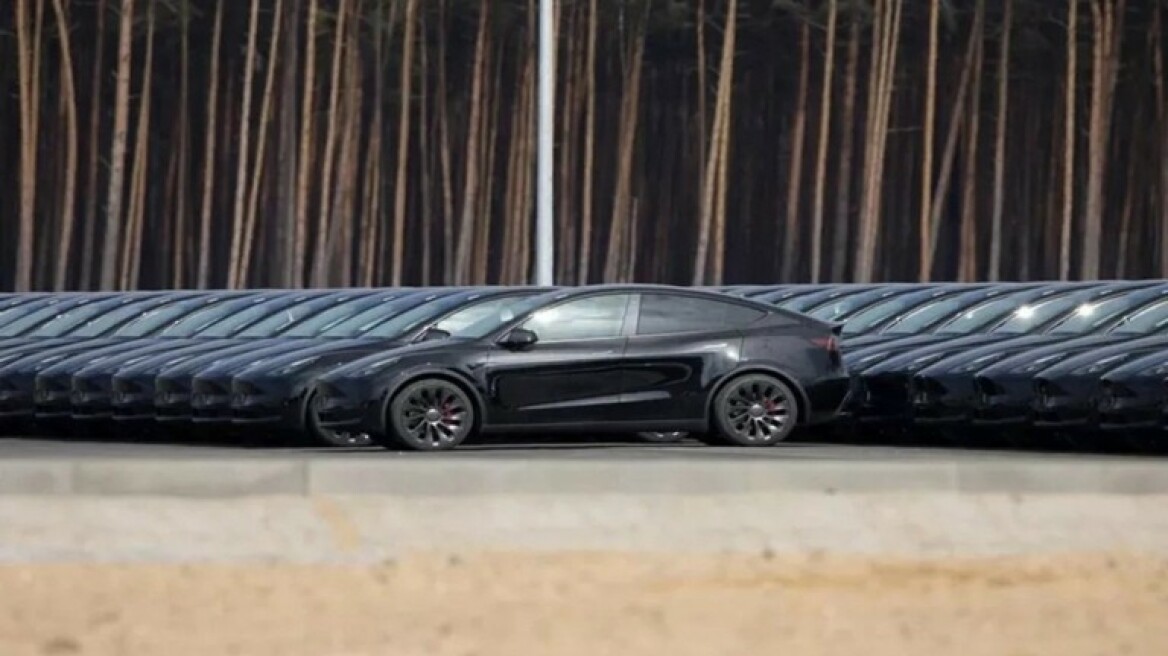 Tesla: Σε κάποιες αγορές βυθίστηκε...