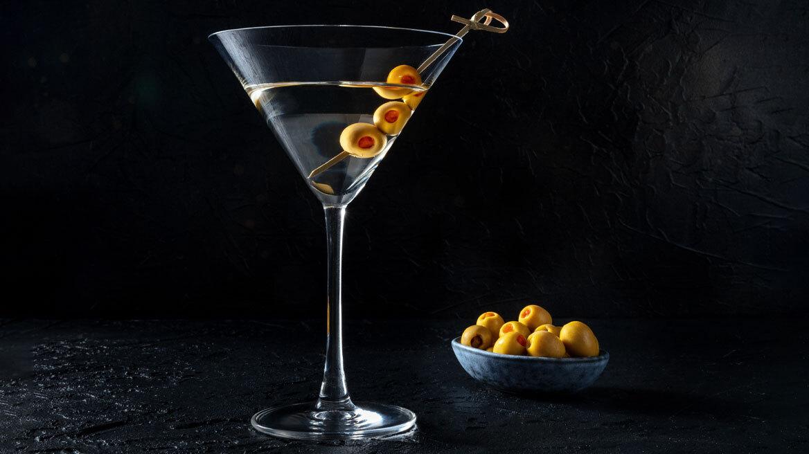 Dry Martini: Το ποτό που δεν συγχωρεί