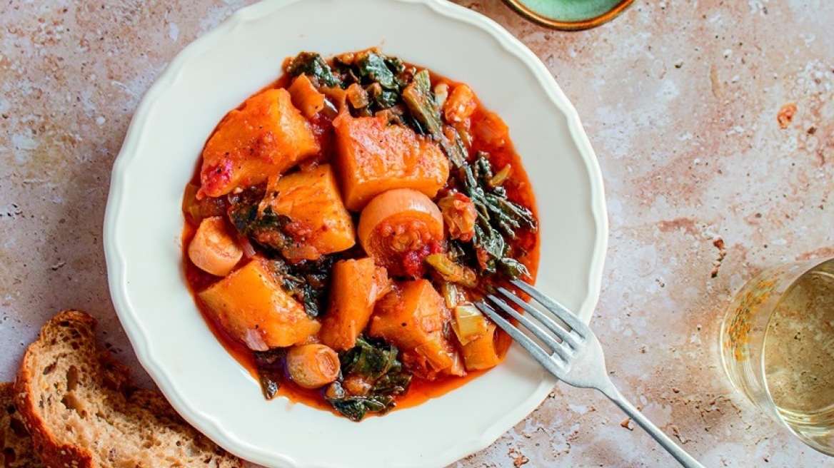 Πατάτες γιαχνί με πράσα και σέσκουλα