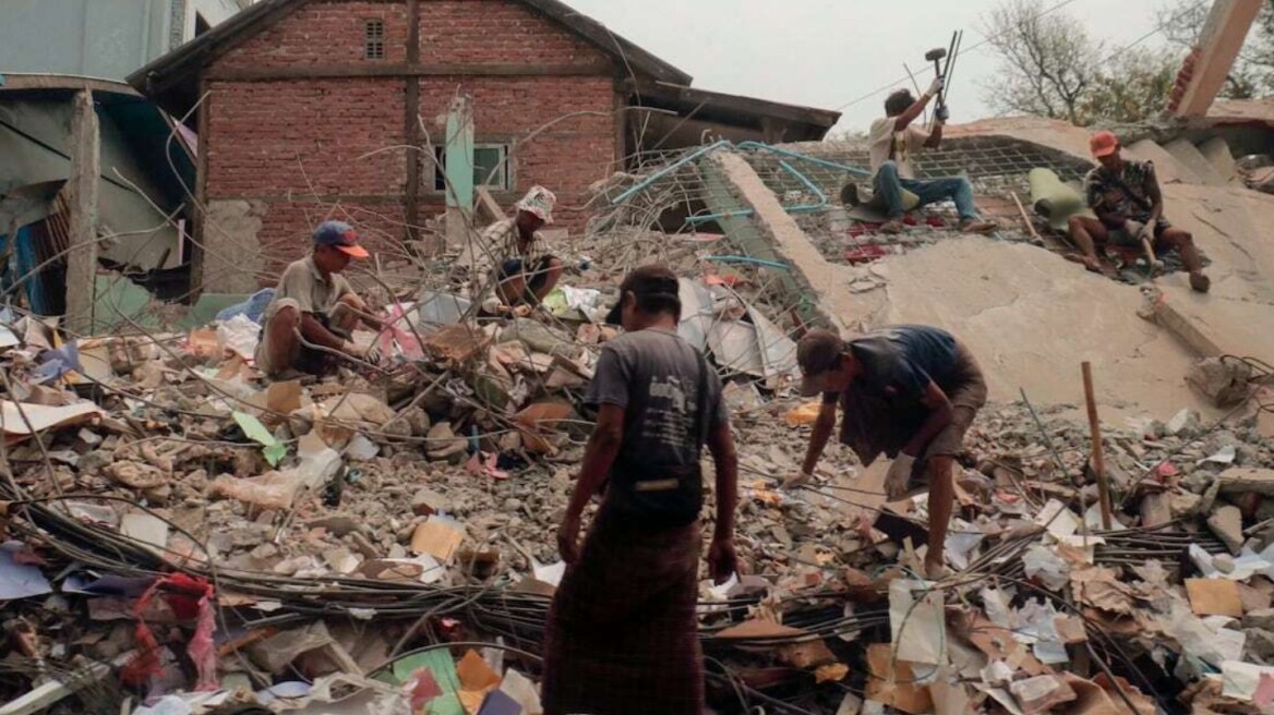 Οι βροχοπτώσεις δυσχεραίνουν το έργο των οργανώσεων αρωγής στην Μιανμάρ - Στους 3.471 οι νεκροί 