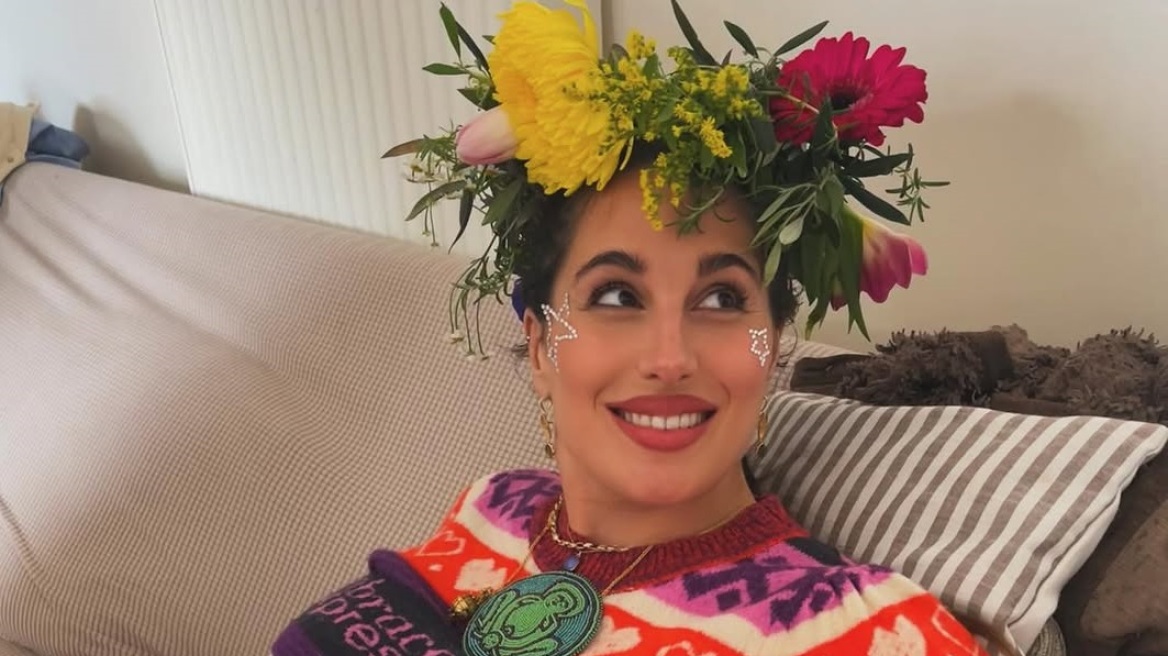 Το baby shower της Παυλίνας Βουλγαράκη με λουλούδια στα μαλλιά και ζωγραφισμένη κοιλιά - Η ανάρτηση της εγκυμονούσας