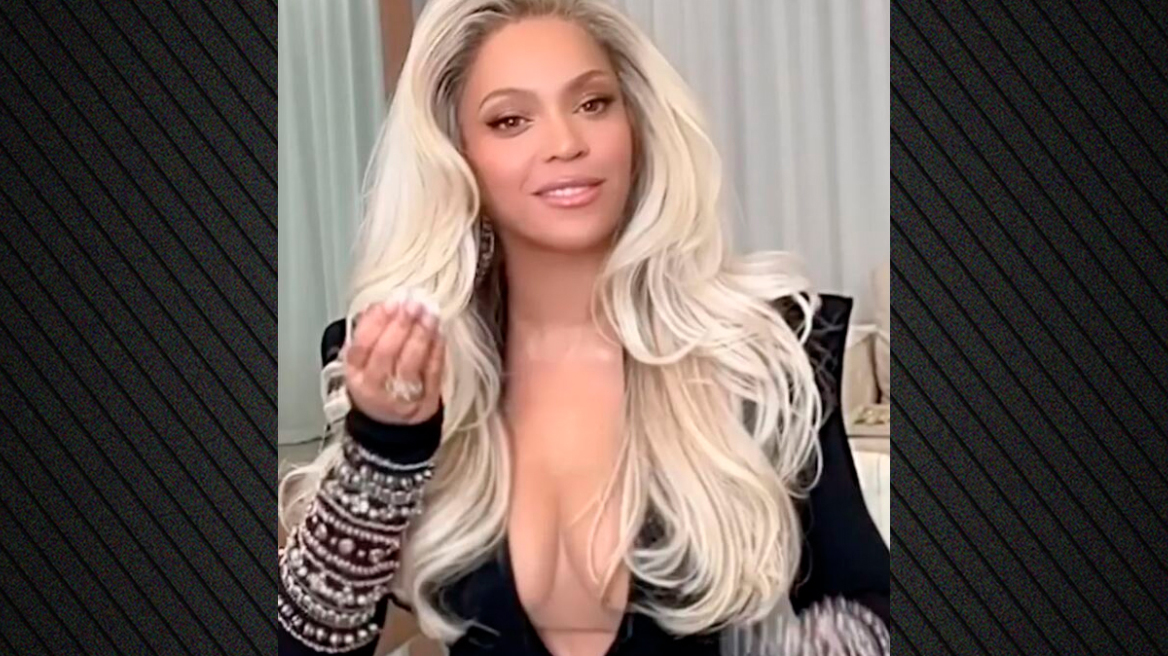 Μπιγιονσέ: Με εντυπωσιακό ντεκολτέ σε διαφήμιση για προϊόντα μαλλιών