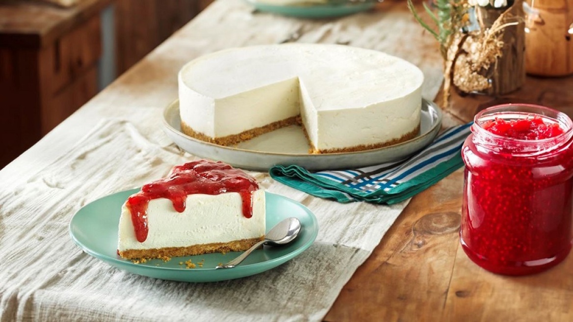 Cheesecake με μαρμελάδα φράουλα