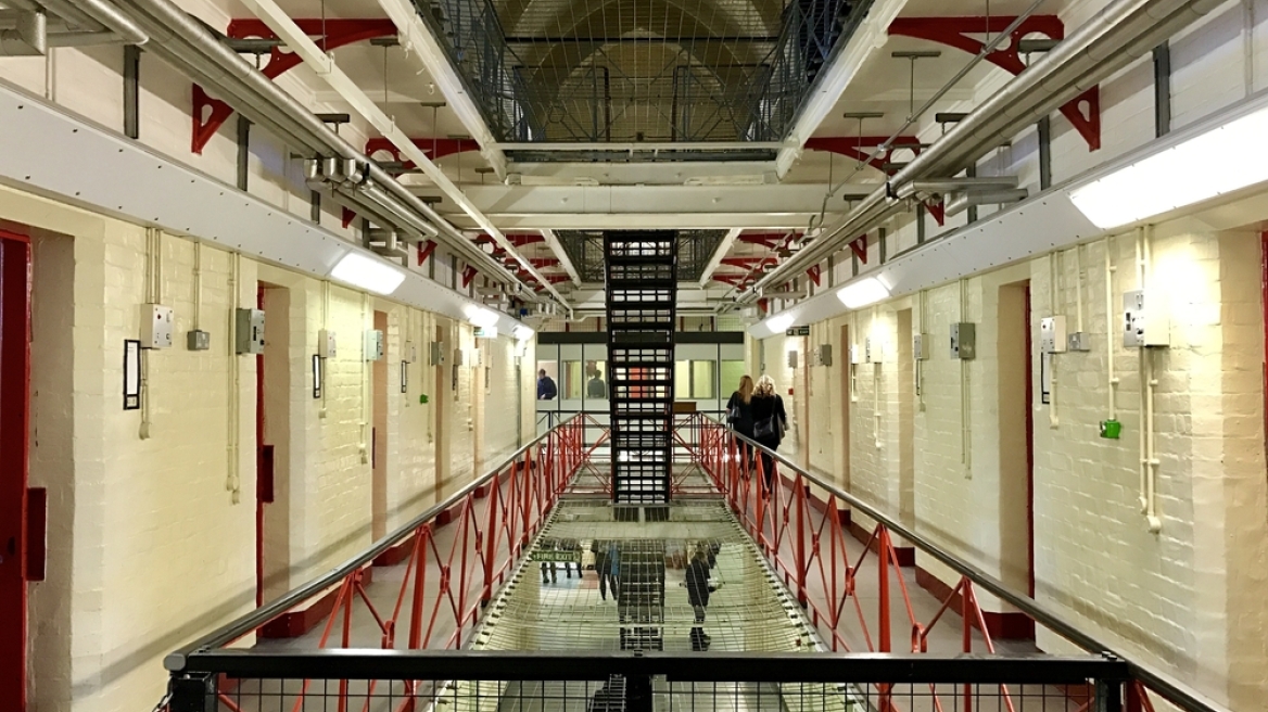 Θεατρική παράσταση στη φυλακή Ρέντινγκ όπου κρατήθηκε ο Όσκαρ Ουάιλντ για ομοφυλοφιλία