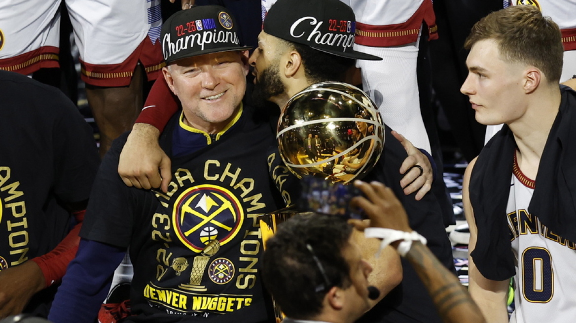 Απρόσμενη εξέλιξη στο NBA - Οι Νάγκετς απέλυσαν τον Μάικλ Μαλόουν, τον προπονητή που τους οδήγησε στον τίτλο το 2023