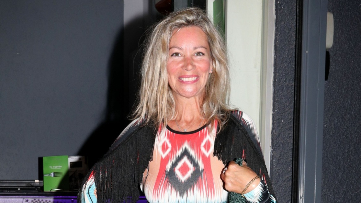 Η Άριελ Κωνσταντινίδη ανακοίνωσε πως είναι στον έκτο μήνα της εγκυμοσύνης της και πως περιμένει κορίτσι