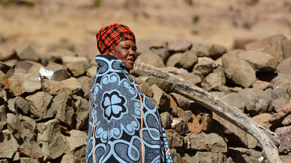 Λεσότο: Το μικρό αφρικανικό κράτος μπήκε στο στόχαστρο του Ντόναλντ Τραμπ γιατί είναι ο μεγαλύτερος εξαγωγέας τζιν παντελονιών