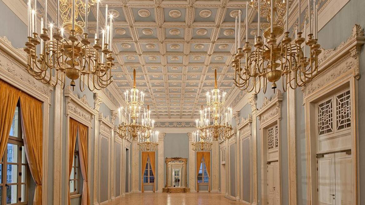 Το Δημοτικό Θέατρο Πειραιά κλείνει 130 χρόνια: Σπουδαίες παραστάσεις, προσφυγιά, βομβαρδισμοί, σεισμοί