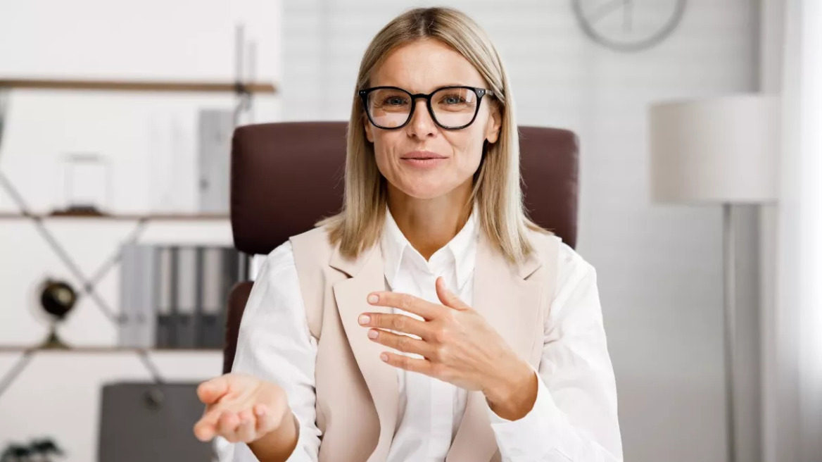 Μία 47χρονη μίλησε μετά από 18 χρόνια σιωπής χάρη σε καινοτόμο εμφύτευμα – Είχε χάσει τη φωνή της από εγκεφαλικό