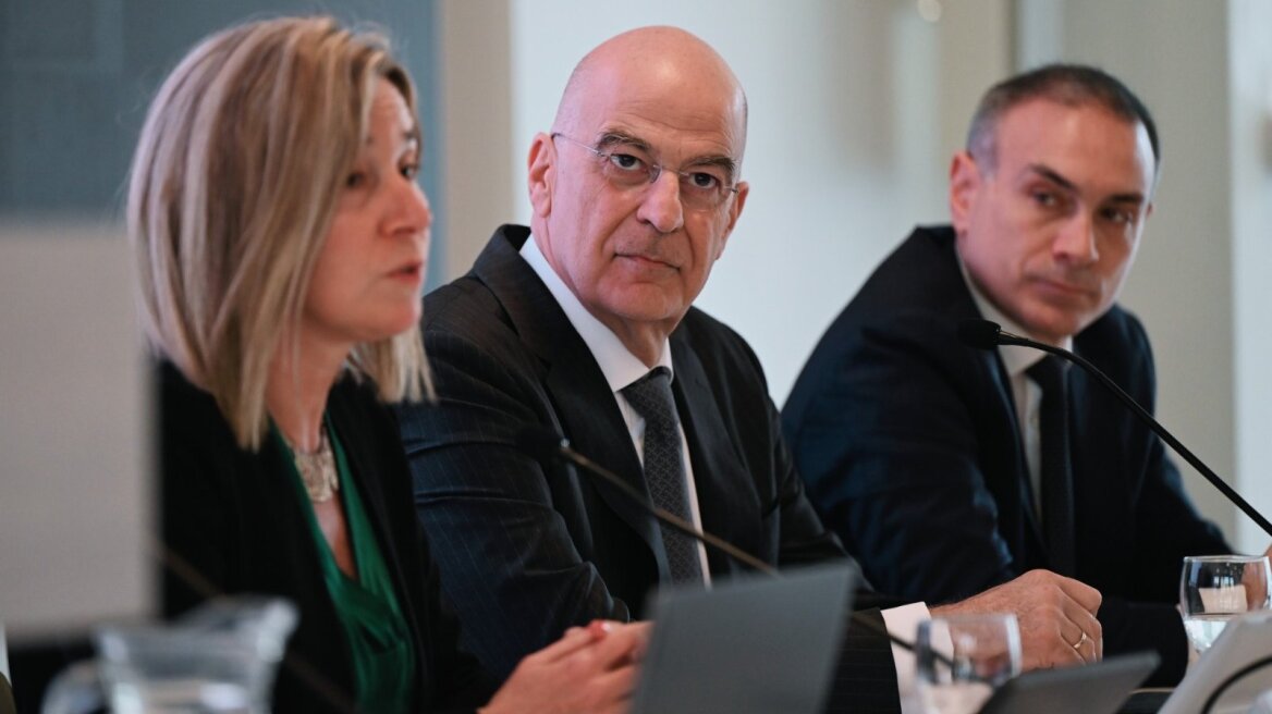 Δένδιας: Η Ευρώπη δεν μπορεί να αντιμετωπίσει τις αυξανόμενες υβριδικές απειλές