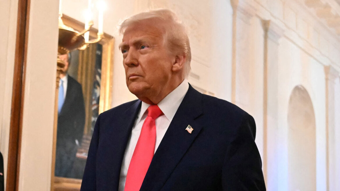 Το δεύτερο κύμα δασμών του Τραμπ σαρώνει το διεθνές εμπόριο – Βαρύ πλήγμα σε 60 χώρες, στο 104% για την Κίνα