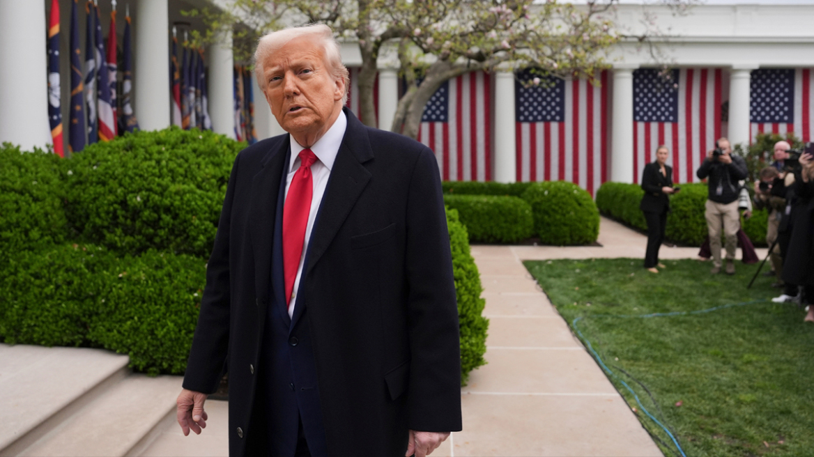 Αισιόδοξος ο Τραμπ ότι θα καταλήξει σε εμπορική συμφωνία με την Κίνα, λέει η εκπρόσωπος του Λευκού Οίκου 