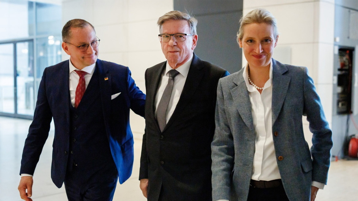 Δημοσκόπηση: Πρώτο κόμμα το AfD στη Γερμανία λίγο πριν από τον σχηματισμό της νέας ομοσπονδιακής κυβέρνησης