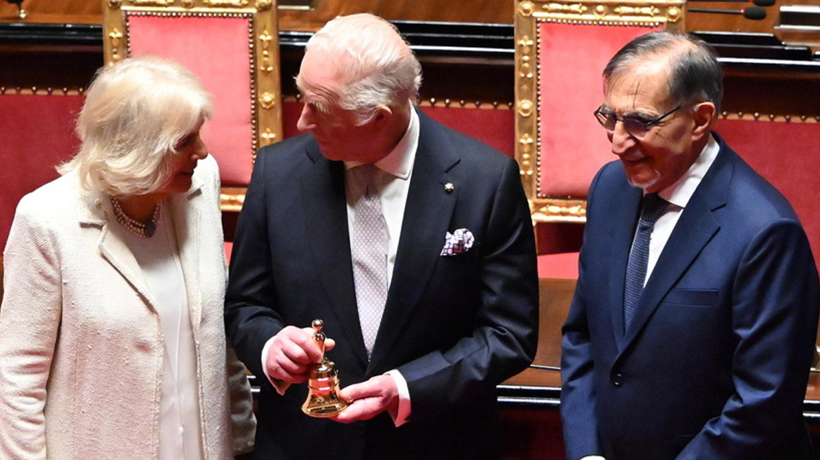 Ομιλία στα ιταλικά, πίτσα και παγωτό: Ο Κάρολος γιόρτασε στη Ρώμη την επέτειο γάμου του με την Καμίλα