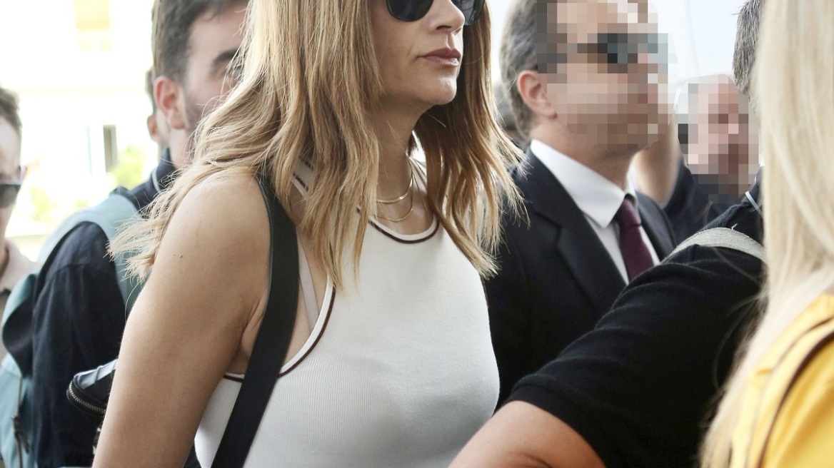 Το Marie Claire στη δίκη Φιλιππίδη: Ενιαίο μέτωπο στο ακροατήριο από Παπαχαραλάμπους, Δροσάκη, Μπιμπίλα