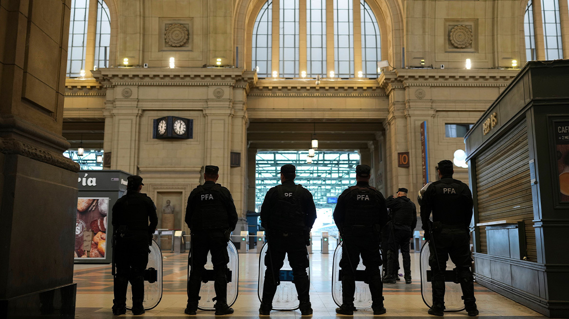 Αργεντινή: Μαζική συμμετοχή των εργαζομένων στη γενική απεργία για τα σκληρά μέτρα λιτότητας