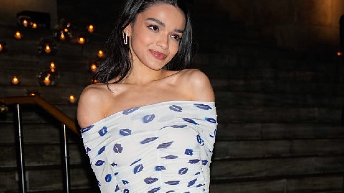 Ρέιτσελ Ζεγκλέρ: Η πρωταγωνίστρια της Χιονάτης σκεπτική μετά την αποτυχία της ταινίας - Η πρώτη της έξοδος (εικόνες)