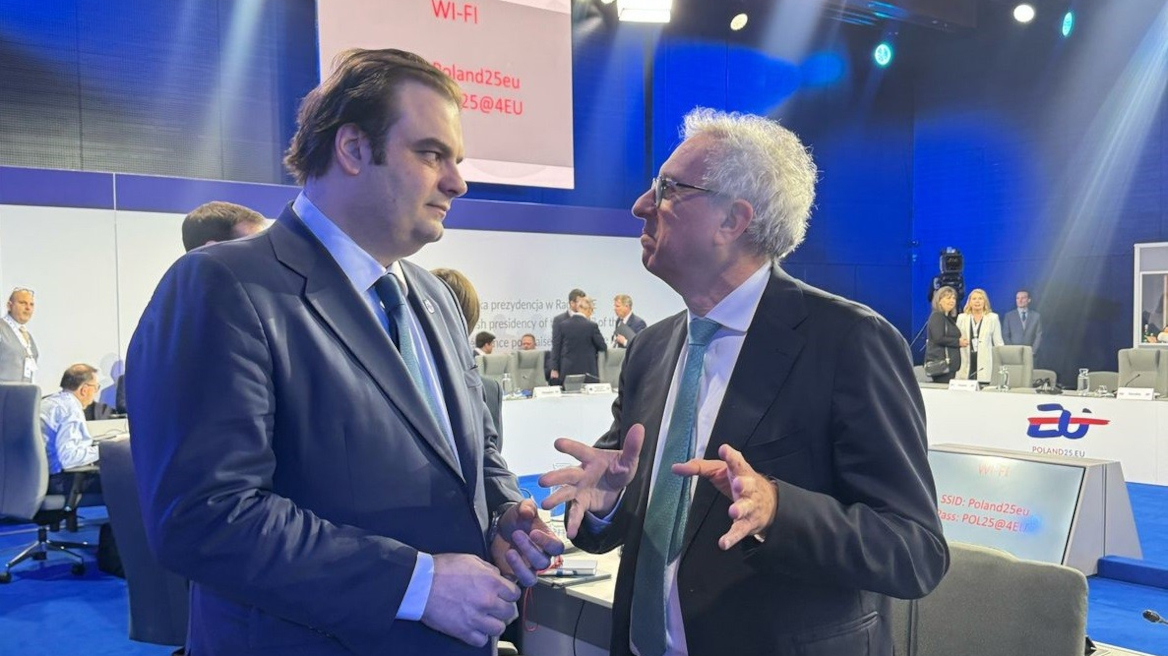 Eurogroup: Στρατηγική «φυγής προς τα μπροστά» με λιγότερους δασμούς και περισσότερη Ευρώπη