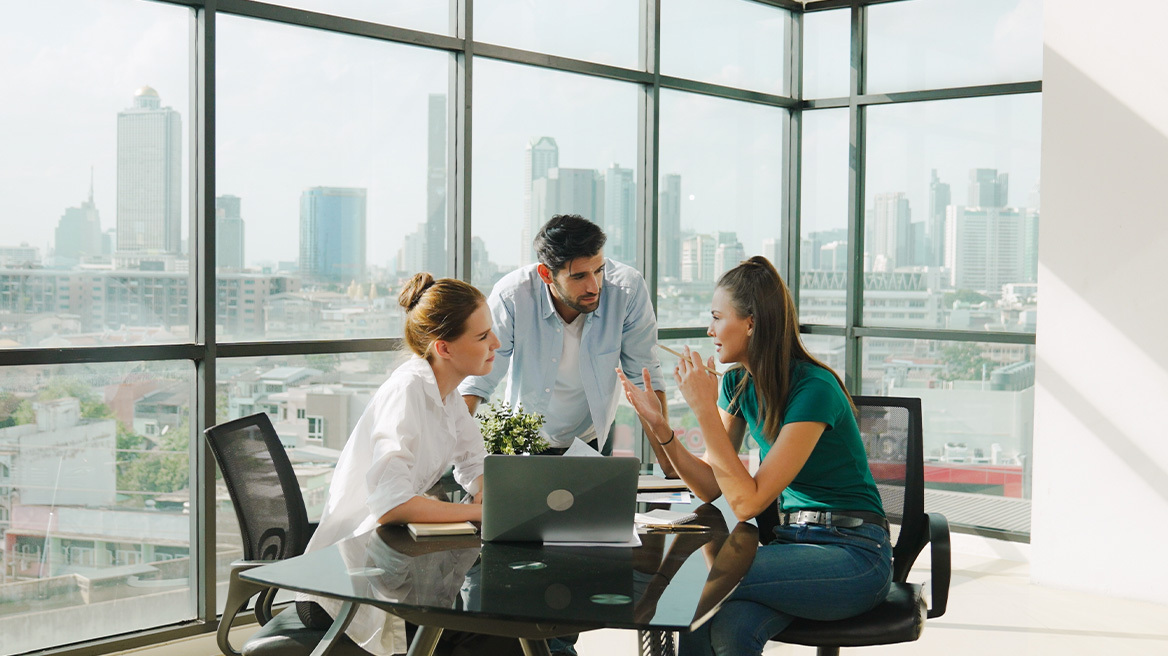 Η τεχνητή νοημοσύνη αλλάζει την εργασία – Η Gen Z δείχνει τον δρόμο