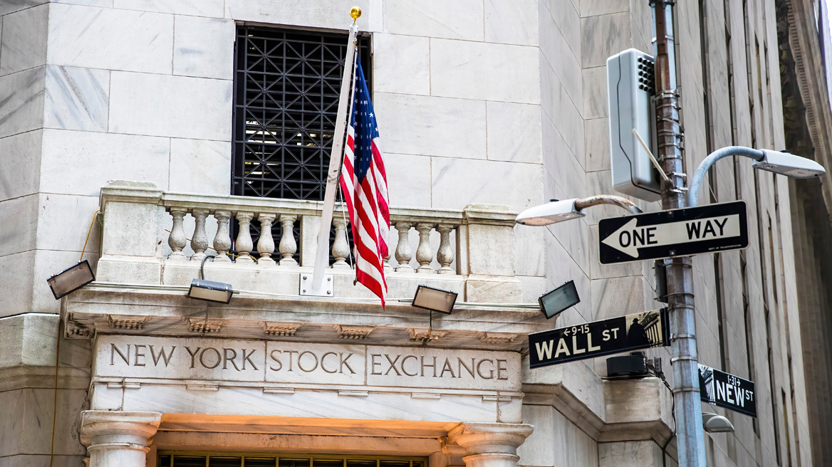 Επιφυλακτικό κλίμα στη Wall Street – Μεικτά πρόσημα στους δείκτες