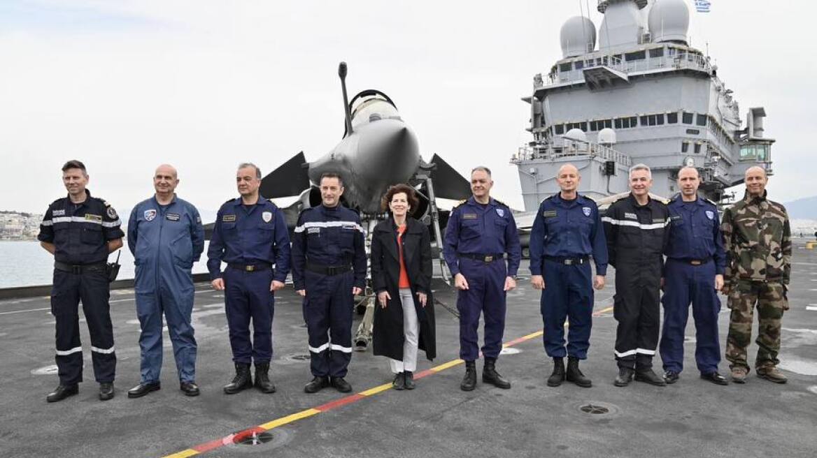 Η ενδιάμεση στάση του «Σαρλ ντε Γκολ» στον Πειραιά απόδειξη της γαλλοελληνικής συνεργασίας, λέει η Λοράνς Αουέρ