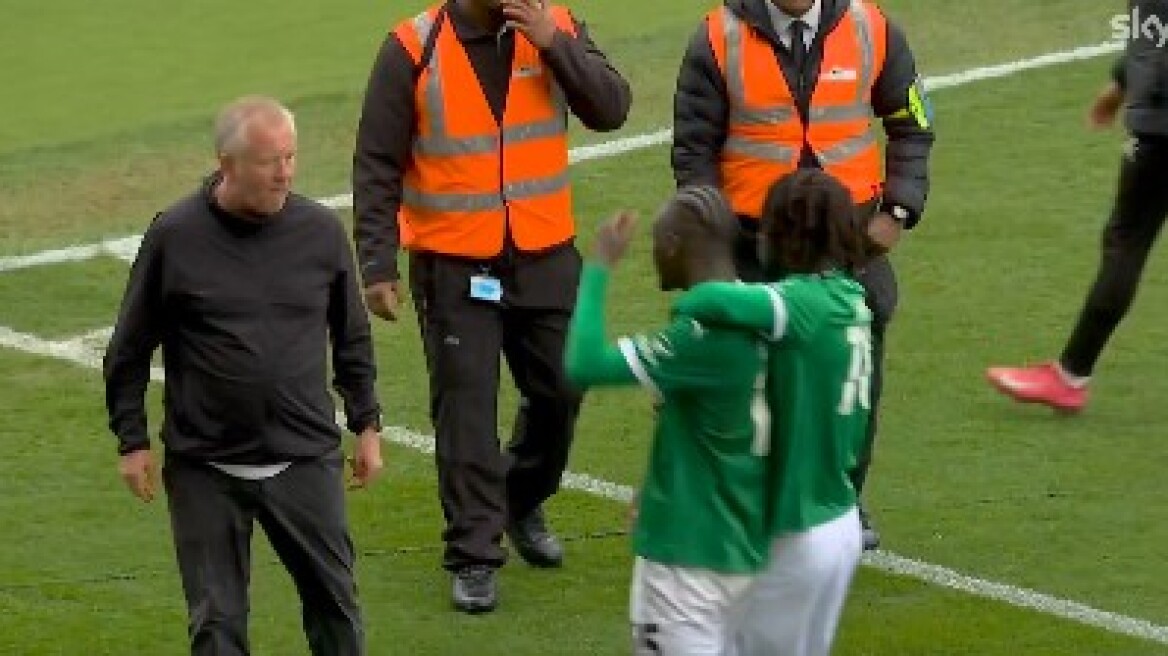 Απίστευτο σκηνικό στην Championship - Ο προπονητής της Σέφιλντ Γιουνάιτεντ συνεπλάκη  με παίκτες της Πλίμουθ - Βίντεο