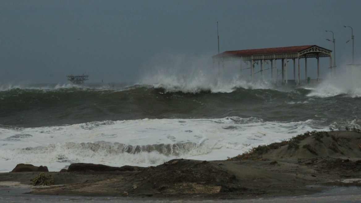Περού: Οι αρχές κλείνουν περισσότερα από 90 λιμάνια λόγω μεγάλων κυμάτων στον Ειρηνικό
