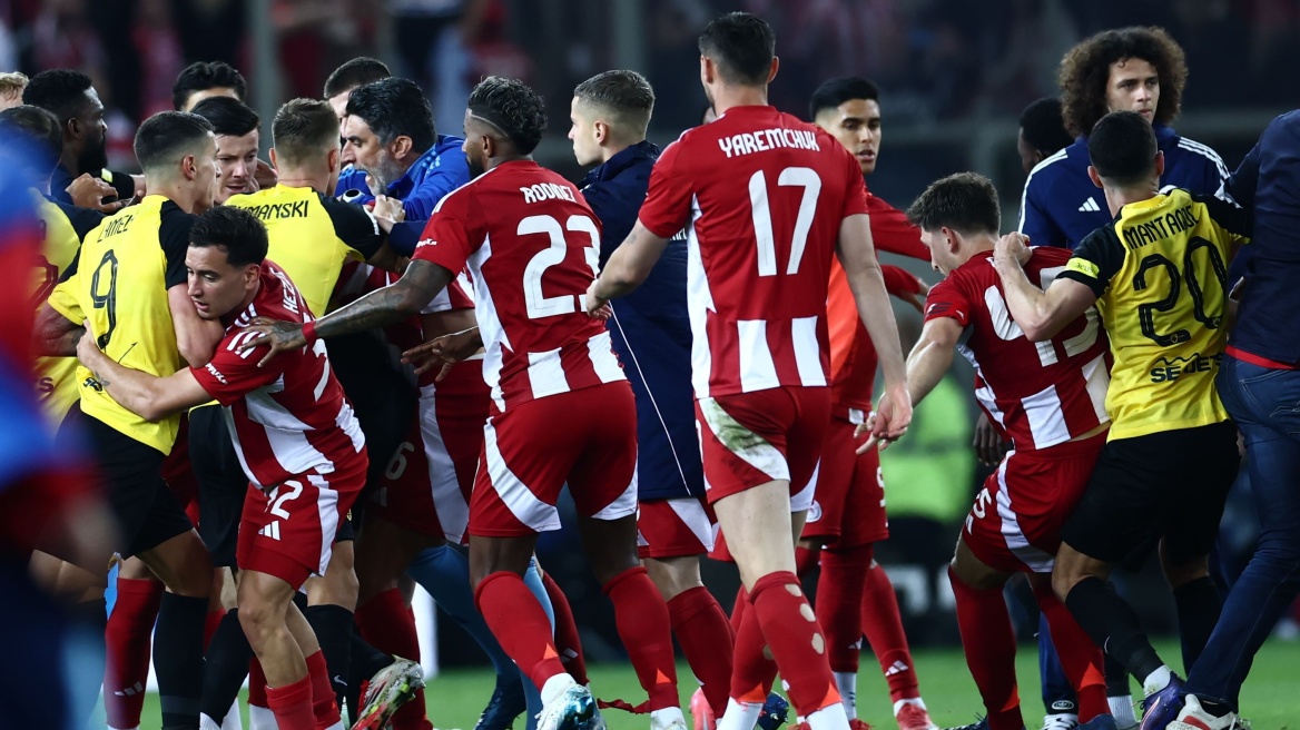 ΑΕΚ: Καταγγέλλει ότι μη διαπιστευμένοι με πολιτικά χτύπησαν παίκτες της στο «Γ. Καραϊσκάκης»!