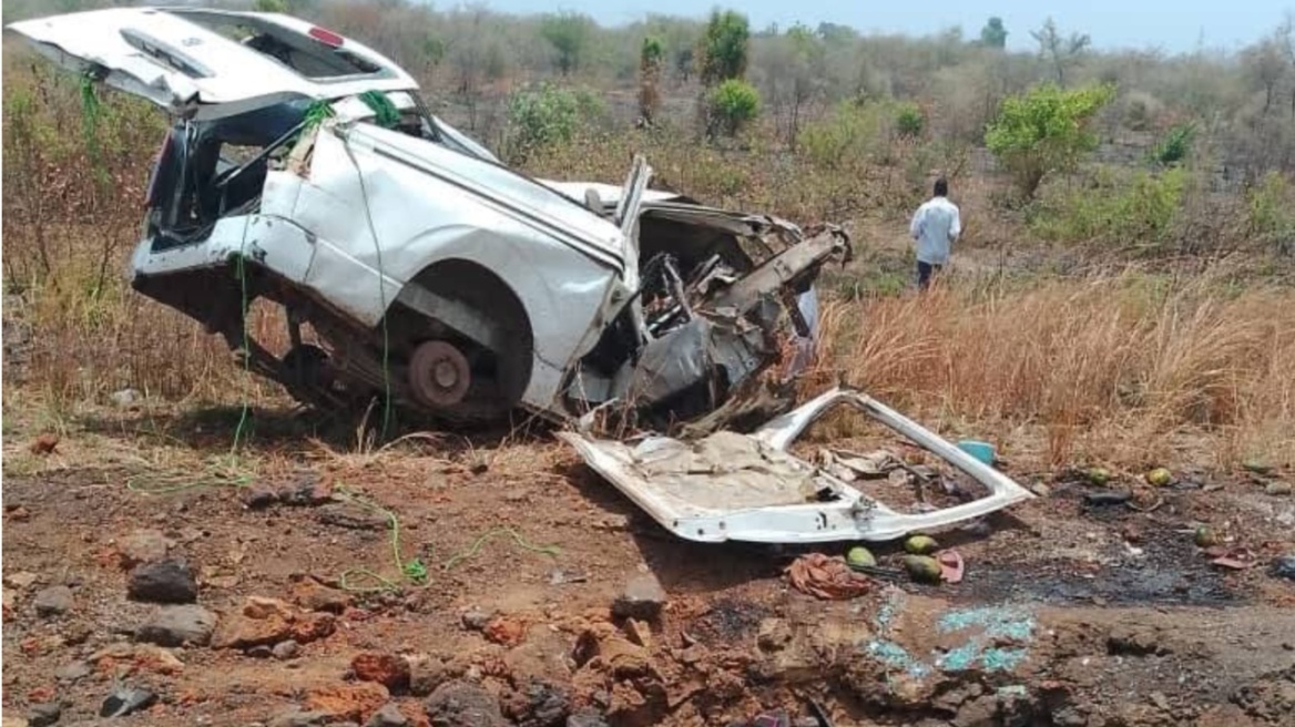 Οκτώ νεκροί και 21 τραυματίες όταν λεωφορείο έπεσε σε νάρκη στη Νιγηρία 