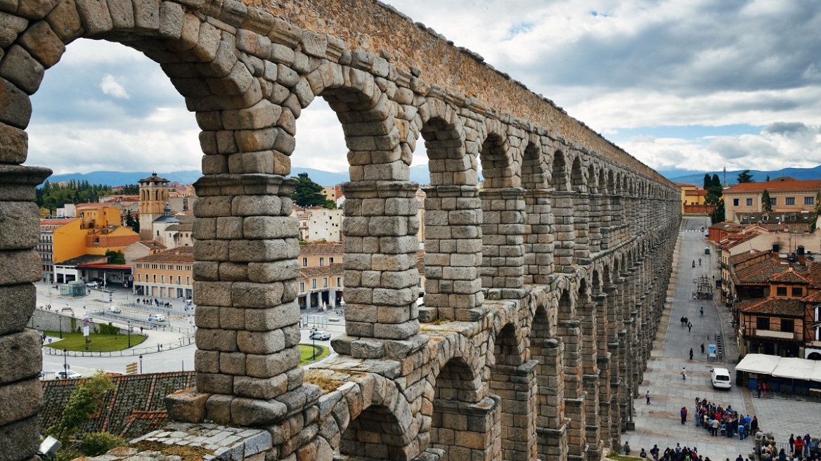 Νεκρός Βρετανός τουρίστας στην Ισπανία μετά από πτώση στο ιστορικό υδραγωγείο της Σεγκόβια