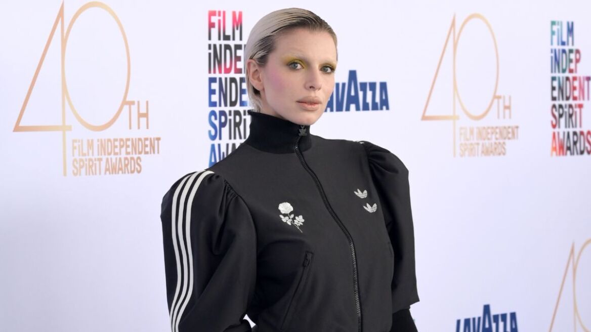 Τζούλια Φοξ: «Μην κάνετε παιδιά με χαμένους» - Το ξέσπασμα αφού έμαθε ότι ο πρώην της, της έκρυψε τη βάφτιση του γιου τους