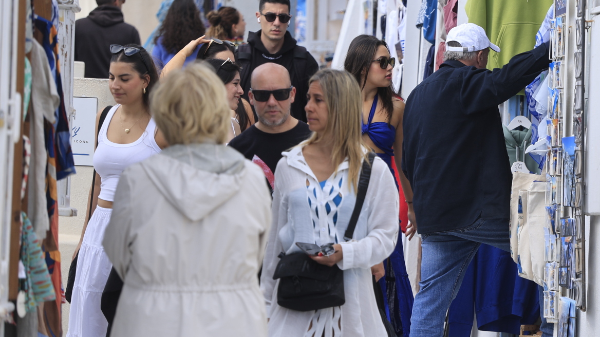 Δώρο Πάσχα 2025 - Πληρωμή: Μέχρι πότε πρέπει να μπει στους τραπεζικούς λογαριασμούς, πώς υπολογίζεται