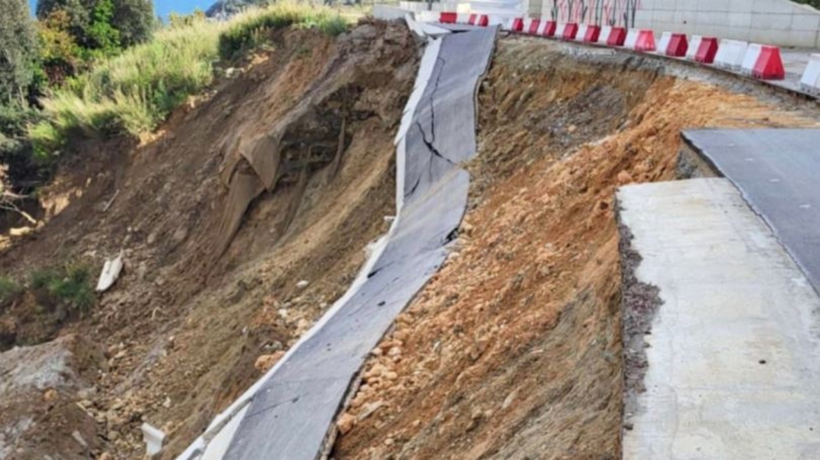 Κατέρρευσε ο νέος παραλιακός δρόμος στον Ρακοπόταμο που ενώνει τη Λάρισα με τη Μαγνησία